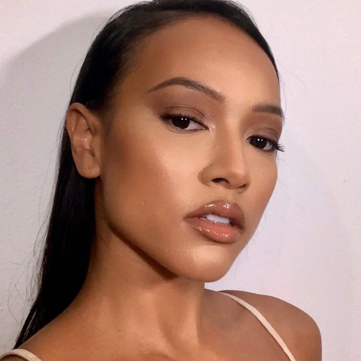 Lip Plumping Gloss - Image 11